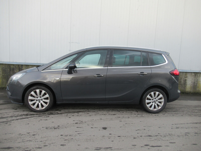 Opel Zafira Touren - Autó: 4 kép. Opel Zafira Touren - Autó: 4 kép.