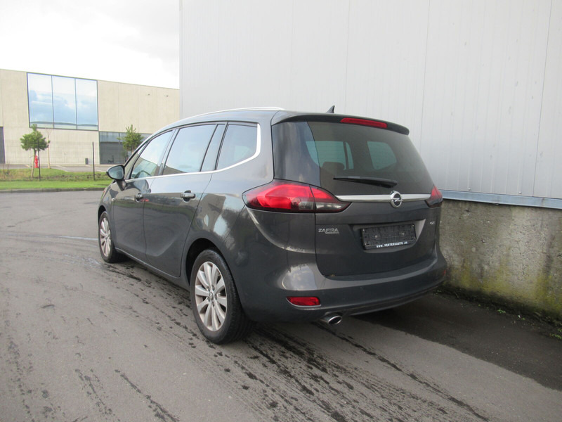 Opel Zafira Touren - Autó: 5 kép. Opel Zafira Touren - Autó: 5 kép.