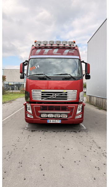 Volvo FH13 540 - Ponyvás teherautó: 3 kép. Volvo FH13 540 - Ponyvás teherautó: 3 kép.