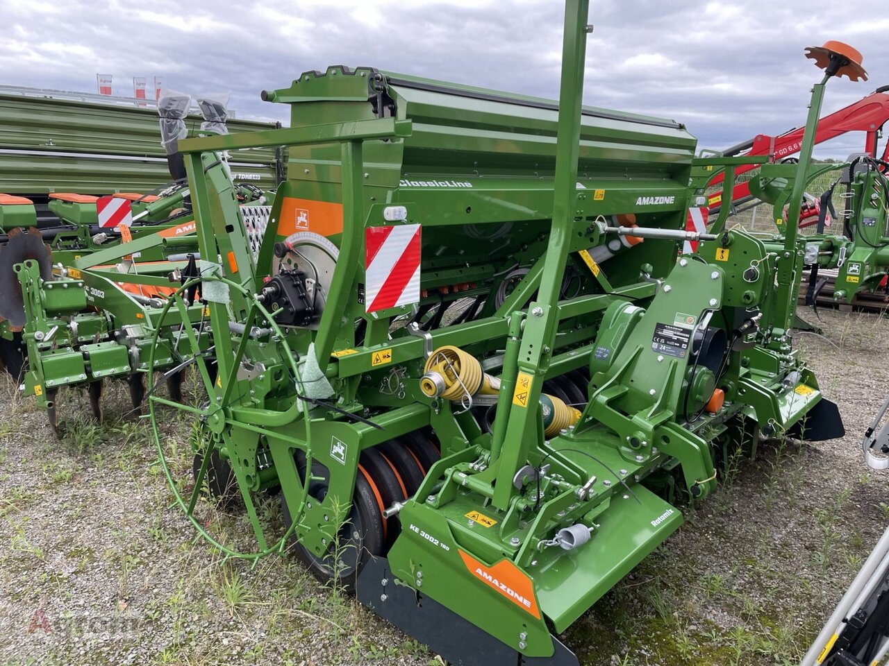Amazone KE 3002-190 / AD 3000 Super - Szemenkénti vetőgép: 1 kép. Amazone KE 3002-190 / AD 3000 Super - Szemenkénti vetőgép: 1 kép.