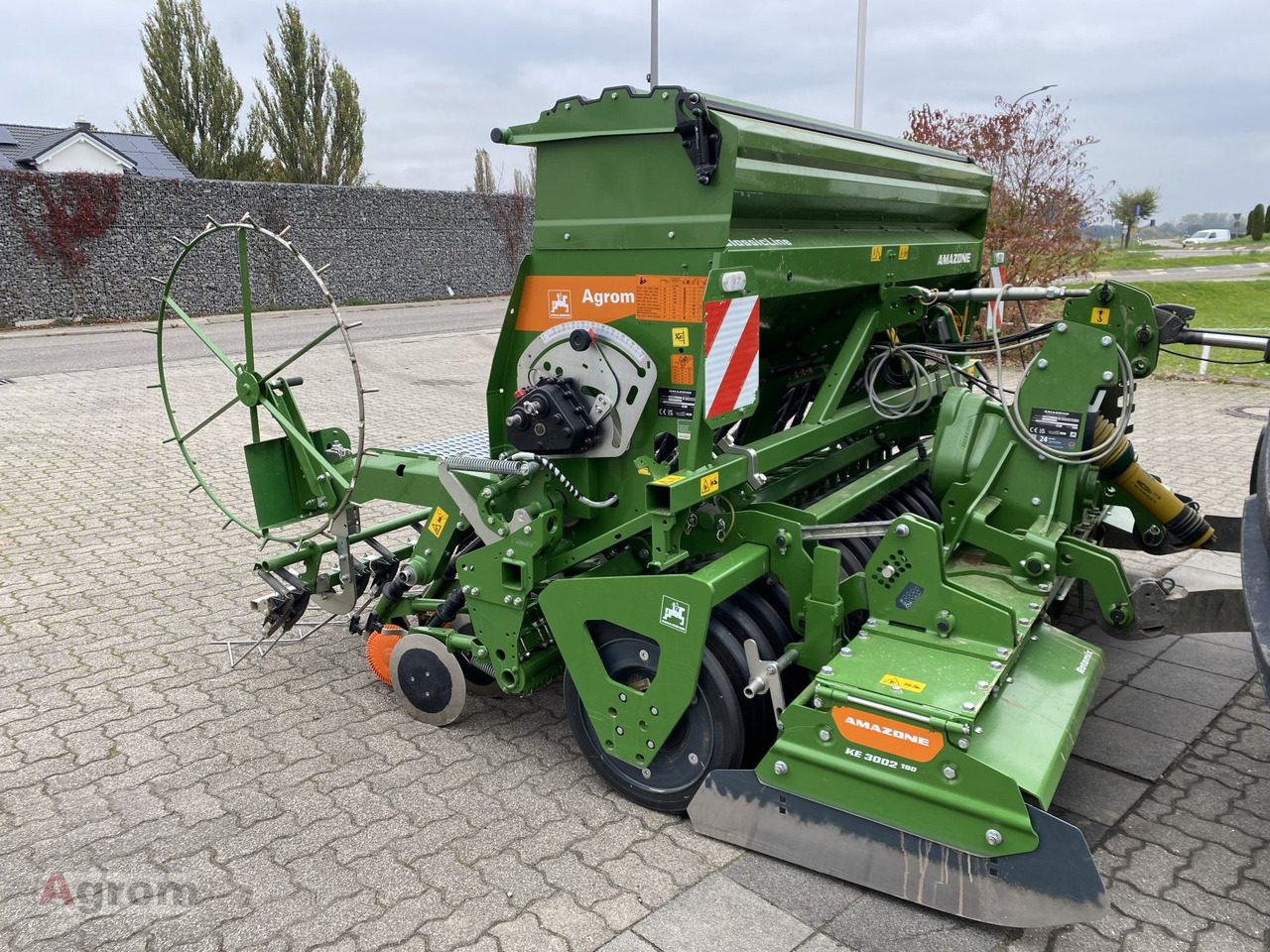 Amazone KE 3002-190 / AD 3000 Super - Kombinált vetőgép: 3 kép. Amazone KE 3002-190 / AD 3000 Super - Kombinált vetőgép: 3 kép.