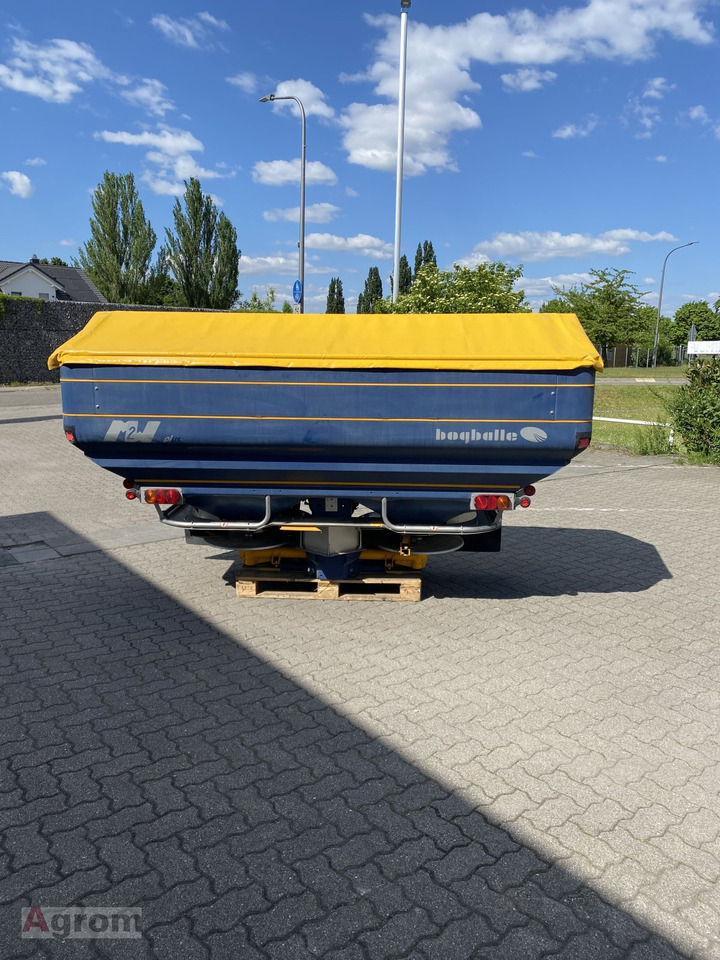 Bogballe M2 W plus - Műtrágyaszóró: 1 kép. Bogballe M2 W plus - Műtrágyaszóró: 1 kép.
