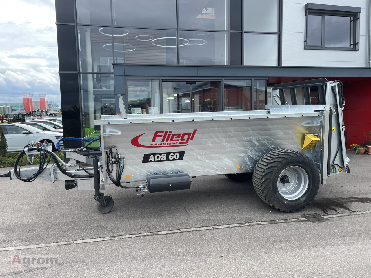 Fliegl ADS 60 - Szervestrágyaszóró: 2 kép. Fliegl ADS 60 - Szervestrágyaszóró: 2 kép.