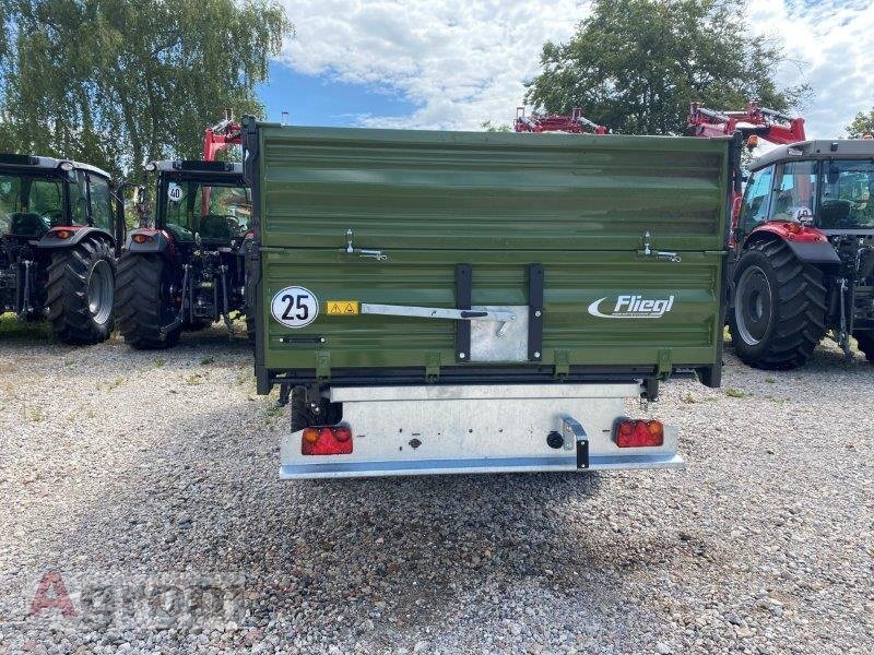 Fliegl EDK 60 FOX - Mezőgazdasági billenőpótkocsi: 2 kép. Fliegl EDK 60 FOX - Mezőgazdasági billenőpótkocsi: 2 kép.