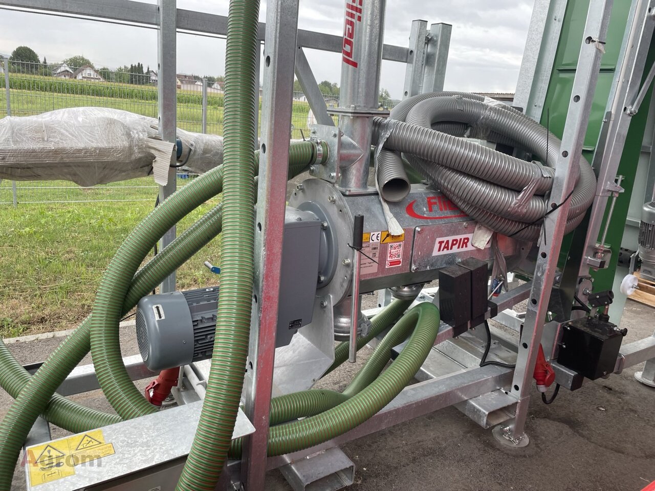 Fliegl Tapir 375 Gülleseparator - Műtrágyaszóró gép: 4 kép. Fliegl Tapir 375 Gülleseparator - Műtrágyaszóró gép: 4 kép.