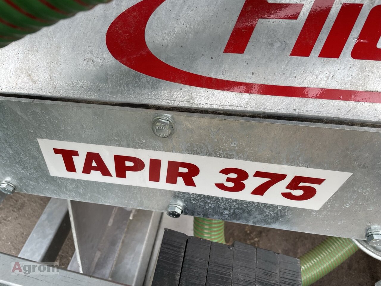 Fliegl Tapir 375 Gülleseparator - Műtrágyaszóró gép: 5 kép. Fliegl Tapir 375 Gülleseparator - Műtrágyaszóró gép: 5 kép.