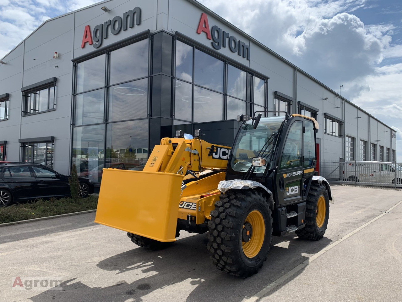 JCB 542-70 Agri Super - Teleszkópos rakodó: 1 kép. JCB 542-70 Agri Super - Teleszkópos rakodó: 1 kép.