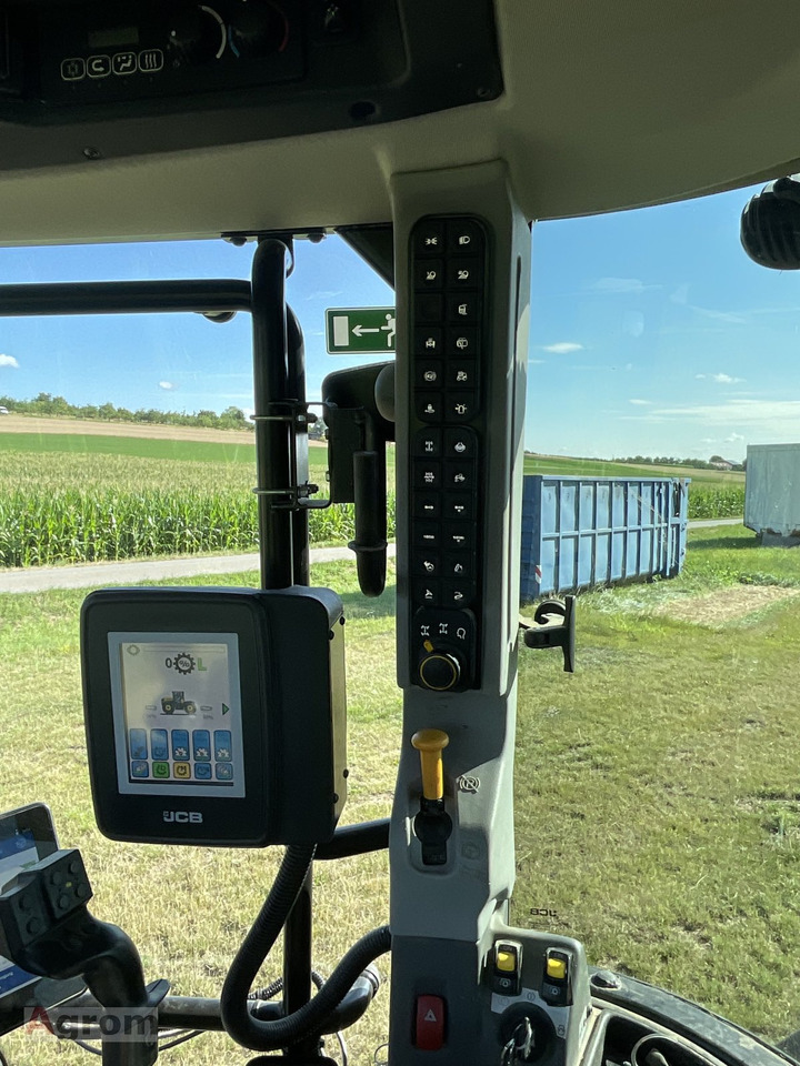 JCB Fastrac 4220 mit Lenksystem RTK - Traktor: 4 kép. JCB Fastrac 4220 mit Lenksystem RTK - Traktor: 4 kép.