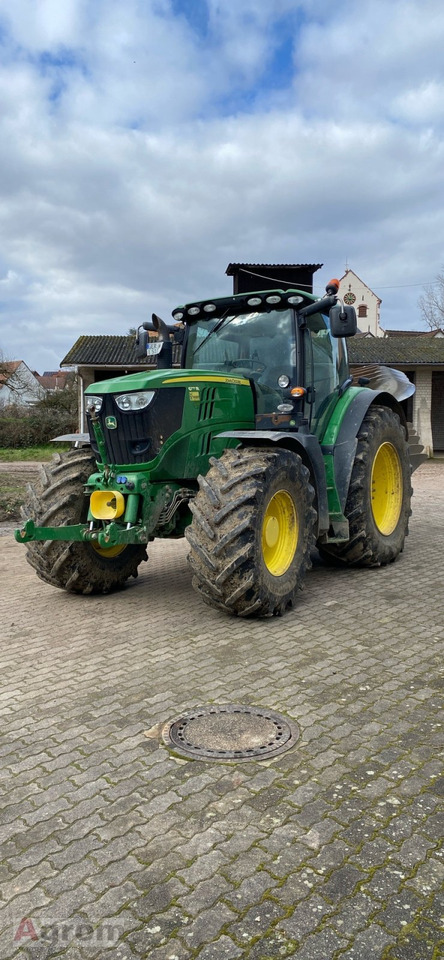 John Deere 6190R - Traktor: 3 kép. John Deere 6190R - Traktor: 3 kép.