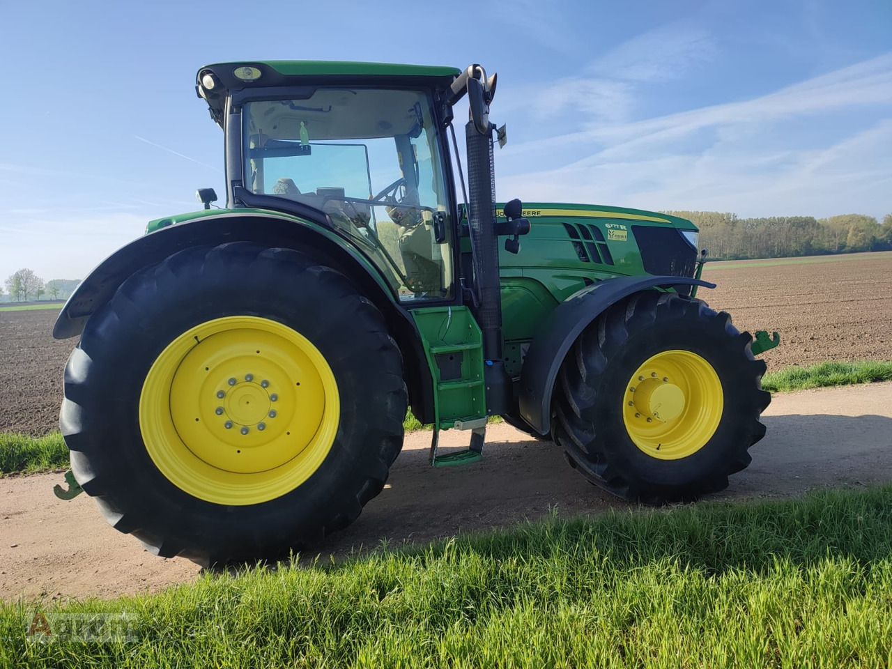 John Deere 6190R - Traktor: 5 kép. John Deere 6190R - Traktor: 5 kép.