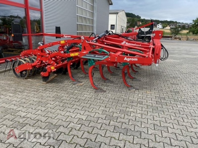 Kverneland Enduro Pro 4000F-Triflex - Kultivátor: 5 kép. Kverneland Enduro Pro 4000F-Triflex - Kultivátor: 5 kép.