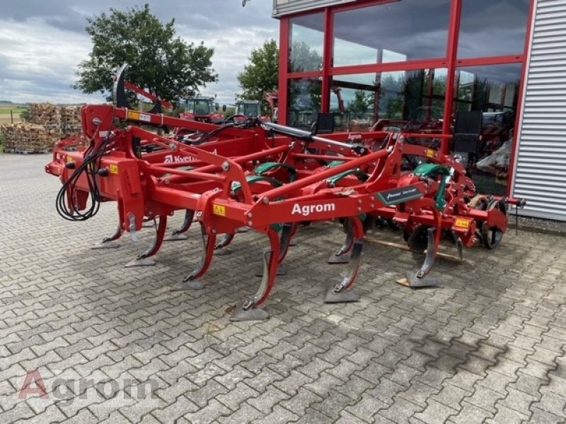 Kverneland Enduro Pro 4000F-Triflex - Kultivátor: 1 kép. Kverneland Enduro Pro 4000F-Triflex - Kultivátor: 1 kép.