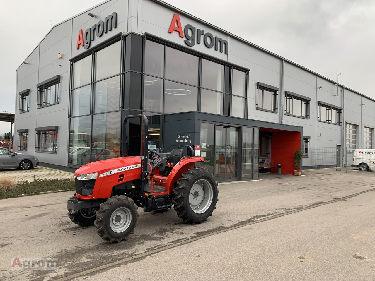 Massey Ferguson 1755 E - Traktor: 1 kép. Massey Ferguson 1755 E - Traktor: 1 kép.