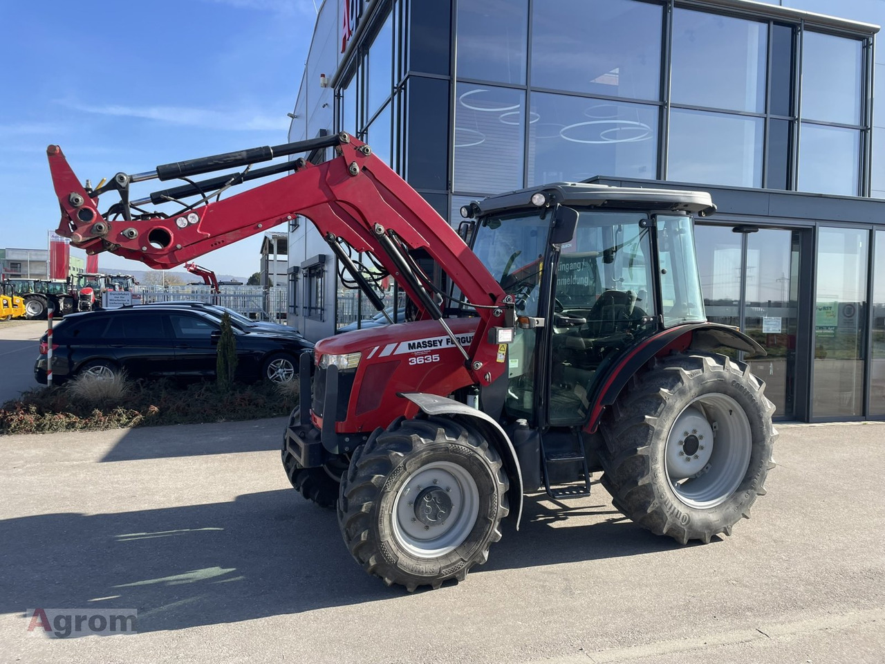 Massey Ferguson 3635 A - Traktor: 2 kép. Massey Ferguson 3635 A - Traktor: 2 kép.
