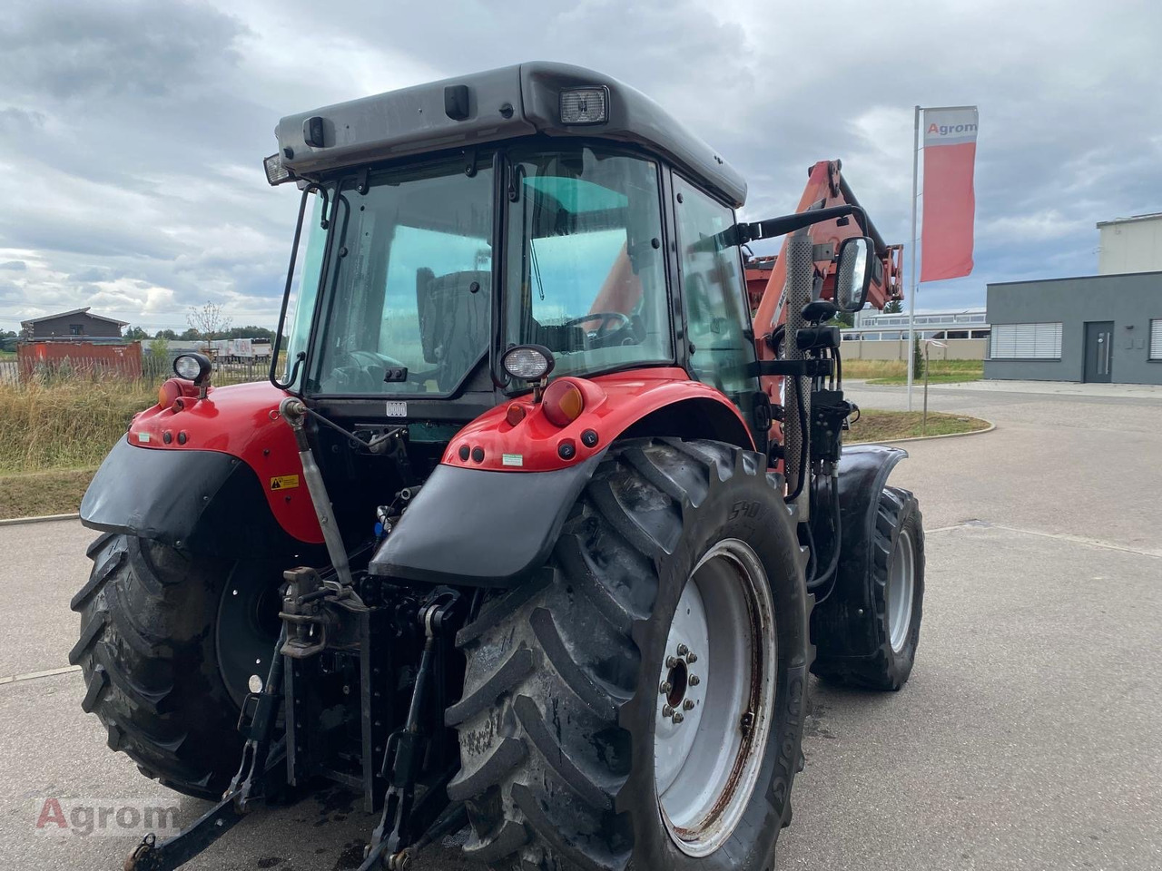 Massey Ferguson 5445 Dyna4 - Traktor: 4 kép. Massey Ferguson 5445 Dyna4 - Traktor: 4 kép.