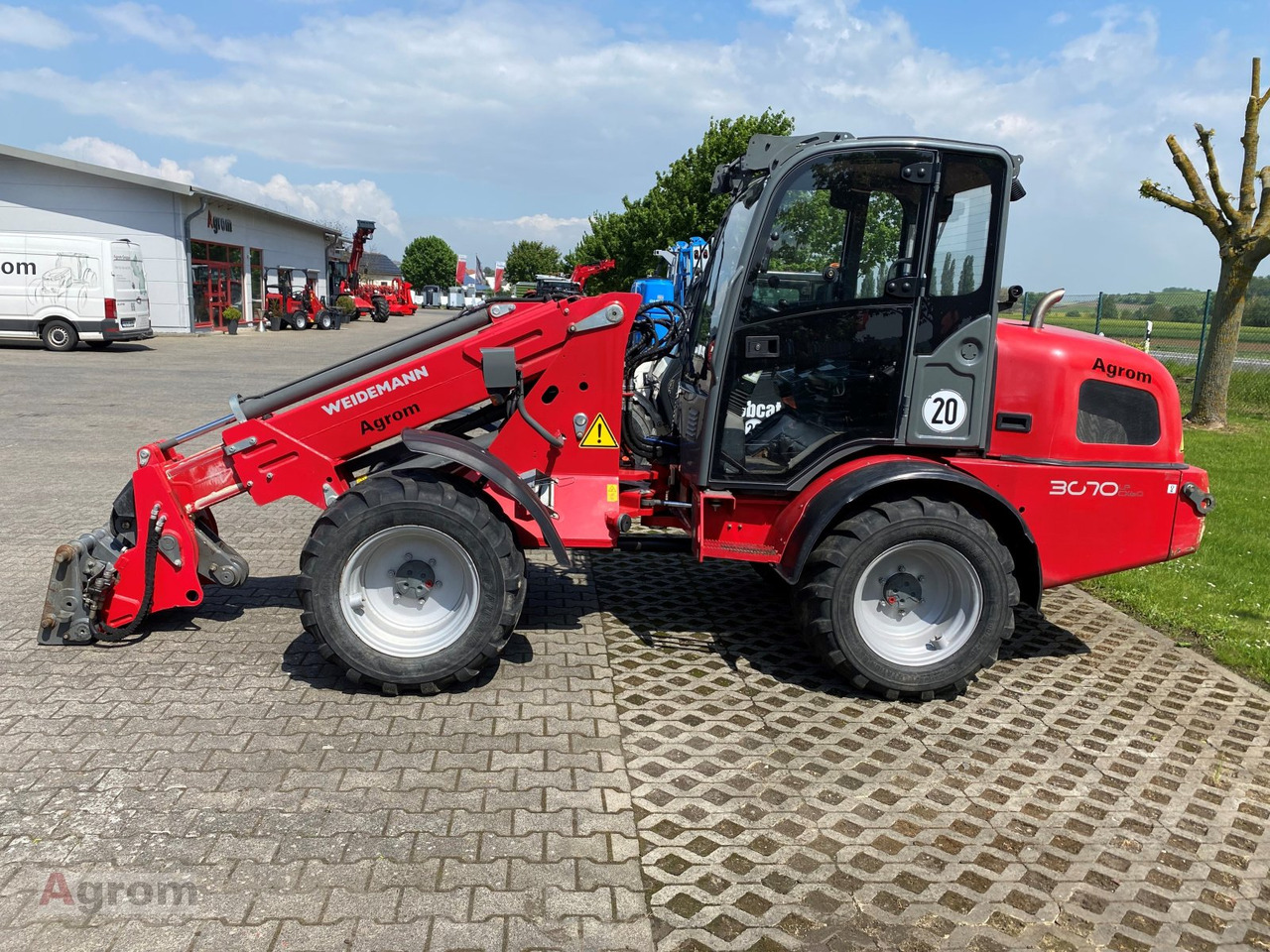 Weidemann 3070 CX60 LP T - Derékcsuklós rakodó: 1 kép. Weidemann 3070 CX60 LP T - Derékcsuklós rakodó: 1 kép.