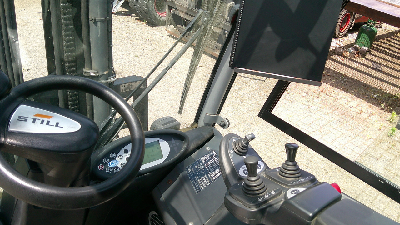 STILL RX60-35 - Elektromos targonca: 3 kép. STILL RX60-35 - Elektromos targonca: 3 kép.