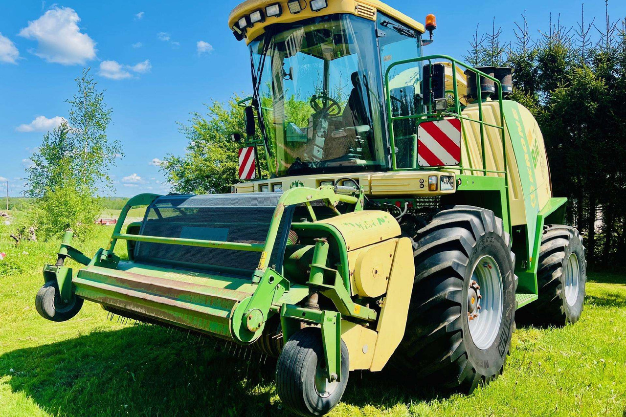Krone BIG X 650 - Önjáró szecskázógép: 2 kép. Krone BIG X 650 - Önjáró szecskázógép: 2 kép.
