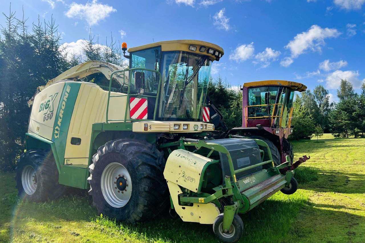 Krone BIG X650 - Önjáró szecskázógép: 1 kép. Krone BIG X650 - Önjáró szecskázógép: 1 kép.