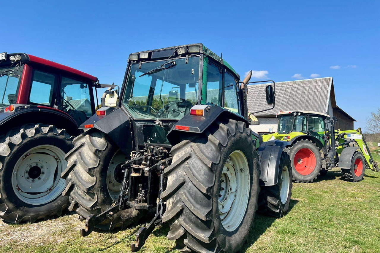 Valtra 8450 Mega - Traktor: 5 kép. Valtra 8450 Mega - Traktor: 5 kép.