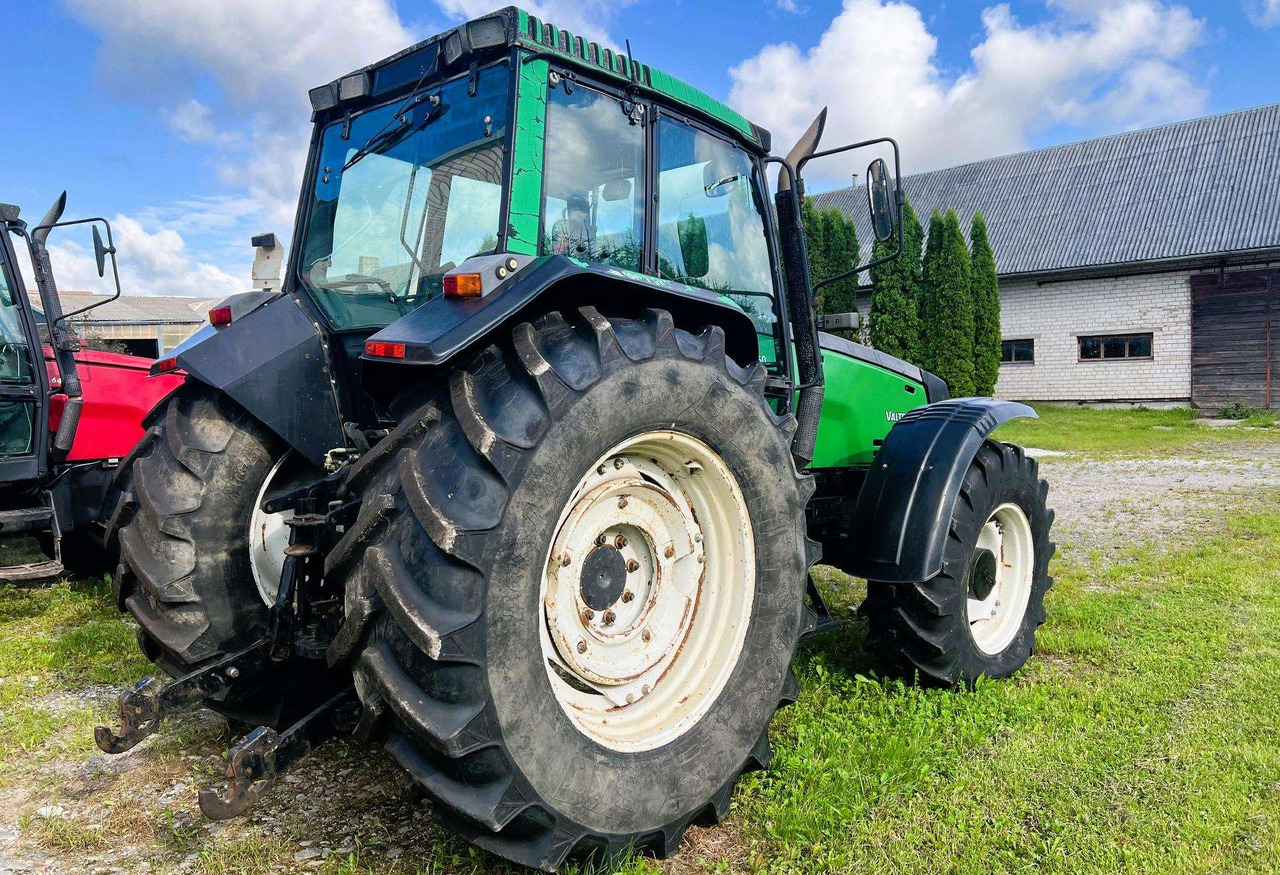 Valtra Valmet 8450 Mega - Traktor: 3 kép. Valtra Valmet 8450 Mega - Traktor: 3 kép.