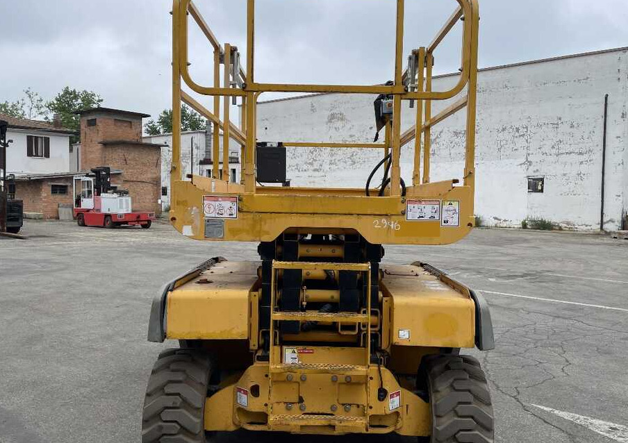 HAULOTTE COMPACT 12 RTE Batterie NUOVE - Ollós emelő: 3 kép. HAULOTTE COMPACT 12 RTE Batterie NUOVE - Ollós emelő: 3 kép.