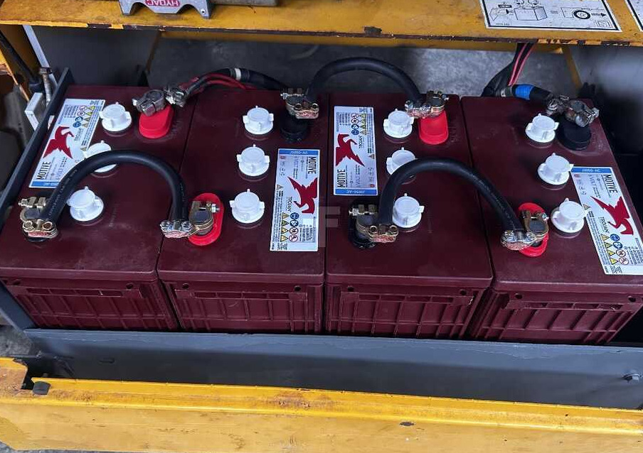 HAULOTTE COMPACT 12 RTE Batterie NUOVE - Ollós emelő: 5 kép. HAULOTTE COMPACT 12 RTE Batterie NUOVE - Ollós emelő: 5 kép.