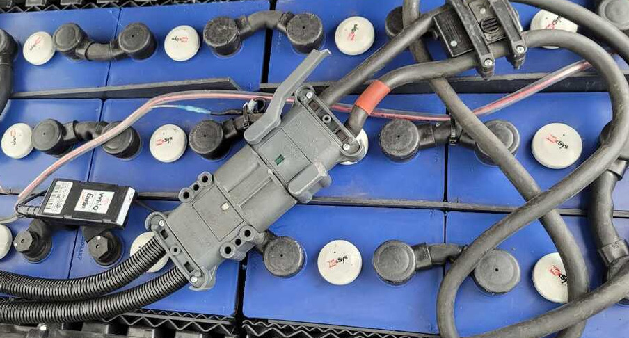 Linde E 15-02/386 (2500 ore) - Elektromos targonca: 3 kép. Linde E 15-02/386 (2500 ore) - Elektromos targonca: 3 kép.