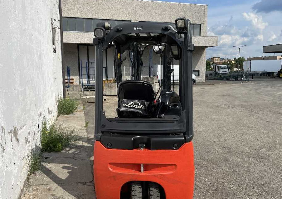 Linde E 16-02 - Elektromos targonca: 4 kép. Linde E 16-02 - Elektromos targonca: 4 kép.