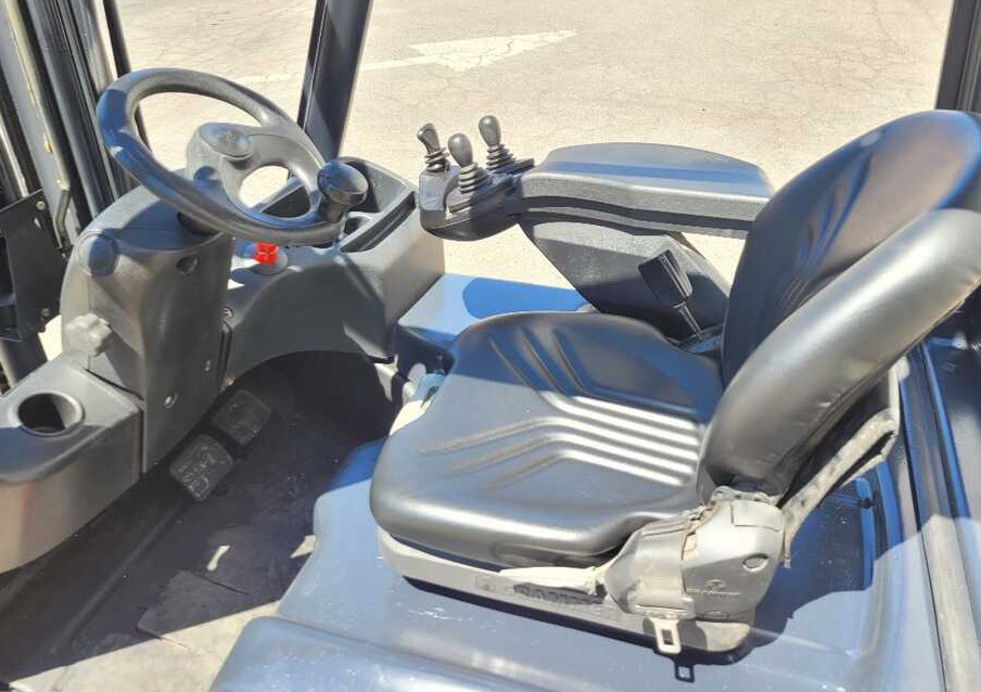 Linde E 16 C-01/386 (batt. 2016) - Elektromos targonca: 2 kép. Linde E 16 C-01/386 (batt. 2016) - Elektromos targonca: 2 kép.