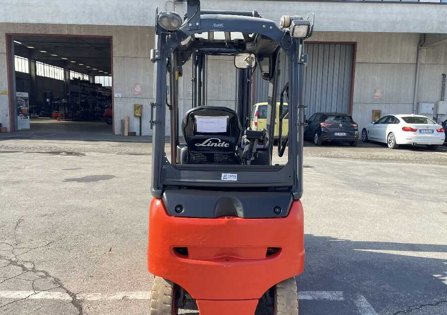 Linde E 20 PH/386 (batt. 2017) - Elektromos targonca: 3 kép. Linde E 20 PH/386 (batt. 2017) - Elektromos targonca: 3 kép.