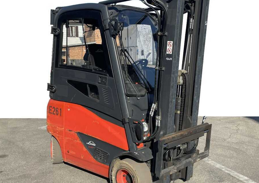 Linde E 20 PH - Elektromos targonca: 1 kép. Linde E 20 PH - Elektromos targonca: 1 kép.