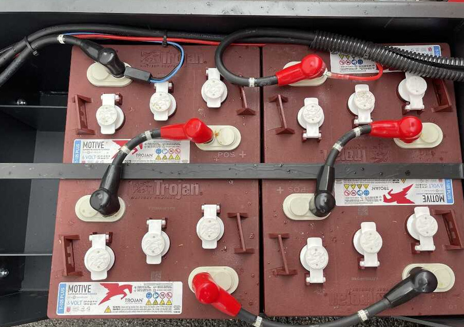 NOBLELIFT SC 10 EN (NUOVA) - Ollós emelő: 5 kép. NOBLELIFT SC 10 EN (NUOVA) - Ollós emelő: 5 kép.