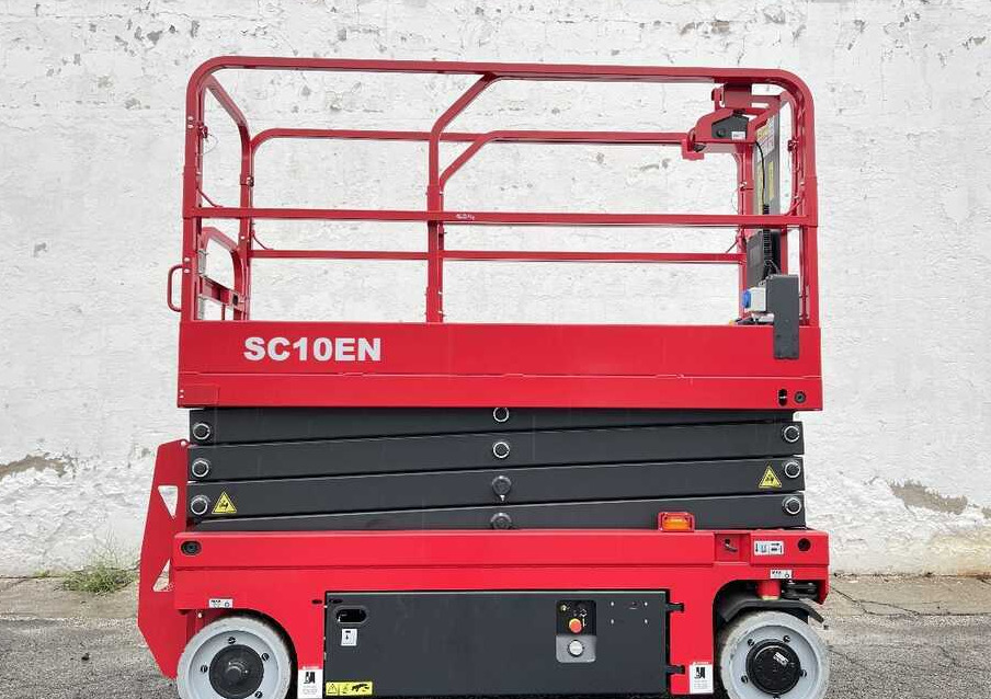 NOBLELIFT SC 10 EN (NUOVA) - Ollós emelő: 2 kép. NOBLELIFT SC 10 EN (NUOVA) - Ollós emelő: 2 kép.