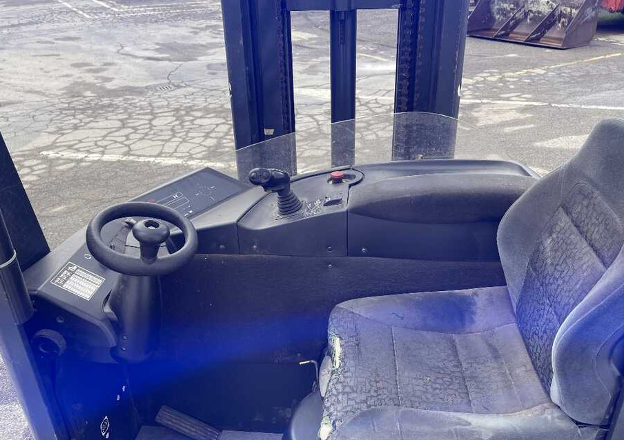 Still FM 14 I (batt. 2015) - Tolóoszlopos targoncá: 2 kép. Still FM 14 I (batt. 2015) - Tolóoszlopos targoncá: 2 kép.