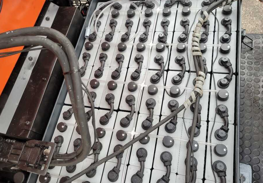 Toyota 7 FBMF 25 (BATTERIA NUOVA) - Elektromos targonca: 4 kép. Toyota 7 FBMF 25 (BATTERIA NUOVA) - Elektromos targonca: 4 kép.