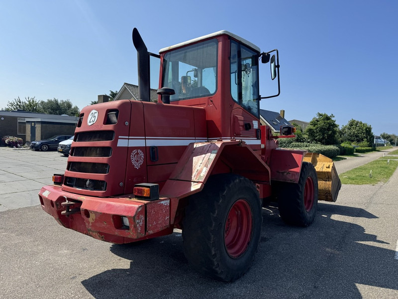 FIAT-HITACHI W110 - Gumikerekes homlokrakodó: 4 kép. FIAT-HITACHI W110 - Gumikerekes homlokrakodó: 4 kép.