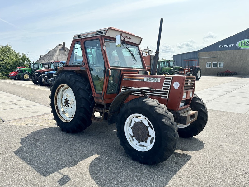 Fiat 90-90 DT - Traktor: 3 kép. Fiat 90-90 DT - Traktor: 3 kép.