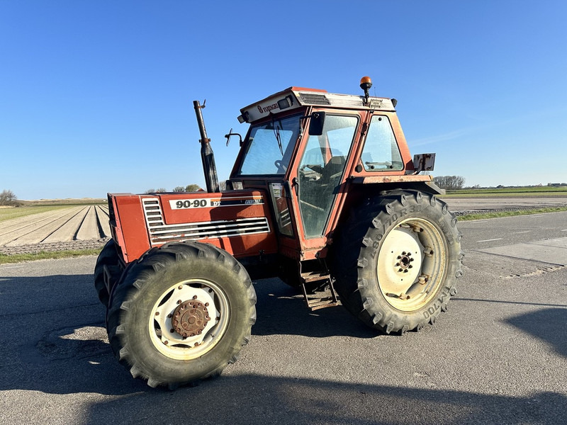 Fiat 90-90 DT - Traktor: 1 kép. Fiat 90-90 DT - Traktor: 1 kép.
