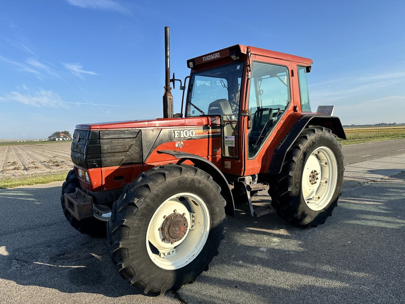 Fiat F100 - Traktor: 1 kép. Fiat F100 - Traktor: 1 kép.