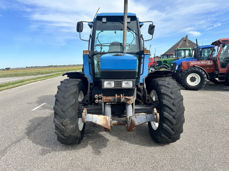Ford 6640 SL - Traktor: 2 kép. Ford 6640 SL - Traktor: 2 kép.
