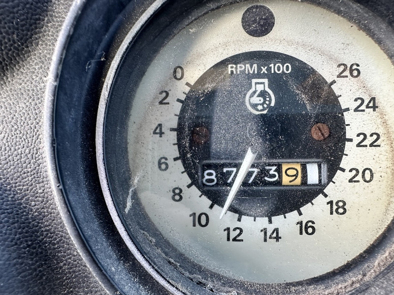 Ford 8700 - Traktor: 5 kép. Ford 8700 - Traktor: 5 kép.