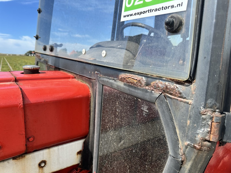 International 845 - Traktor: 2 kép. International 845 - Traktor: 2 kép.