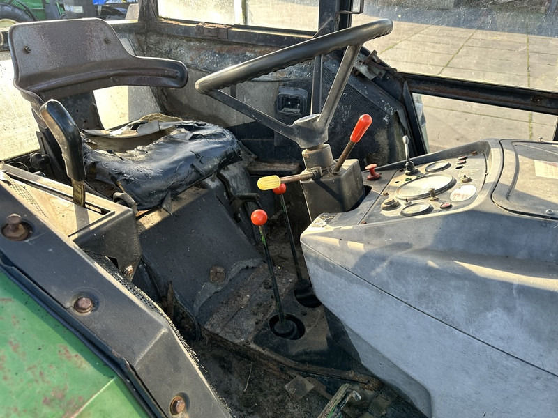 John Deere 2030 - Traktor: 4 kép. John Deere 2030 - Traktor: 4 kép.