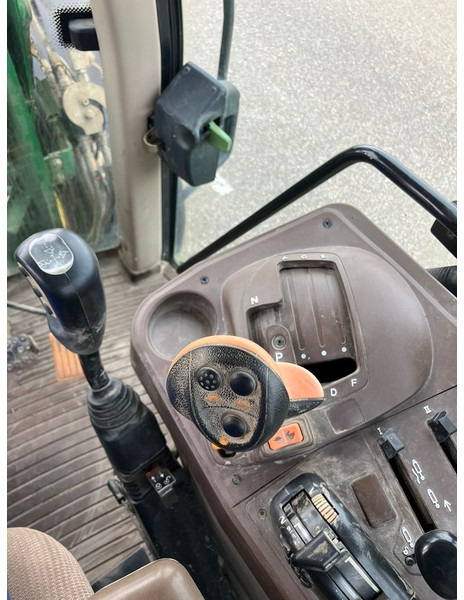 John Deere 6320 - Traktor: 5 kép. John Deere 6320 - Traktor: 5 kép.