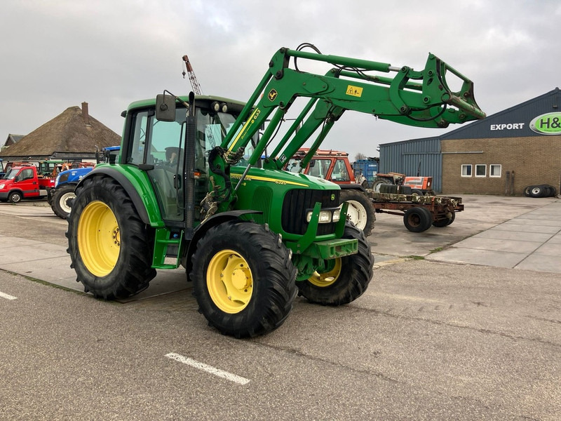 John Deere 6320 - Traktor: 3 kép. John Deere 6320 - Traktor: 3 kép.