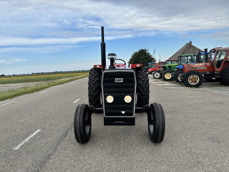 Massey Ferguson 290 - Traktor: 2 kép. Massey Ferguson 290 - Traktor: 2 kép.