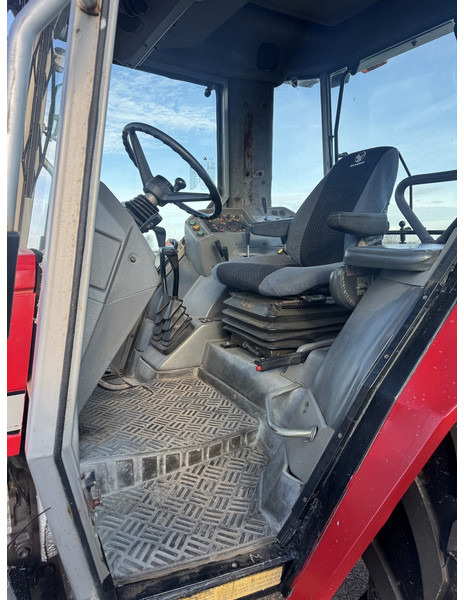 Massey Ferguson 3060 - Traktor: 4 kép. Massey Ferguson 3060 - Traktor: 4 kép.