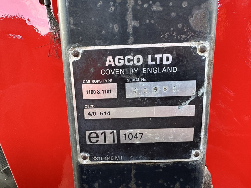 Traktor Massey Ferguson 4345: 12 kép. Traktor Massey Ferguson 4345: 12 kép.