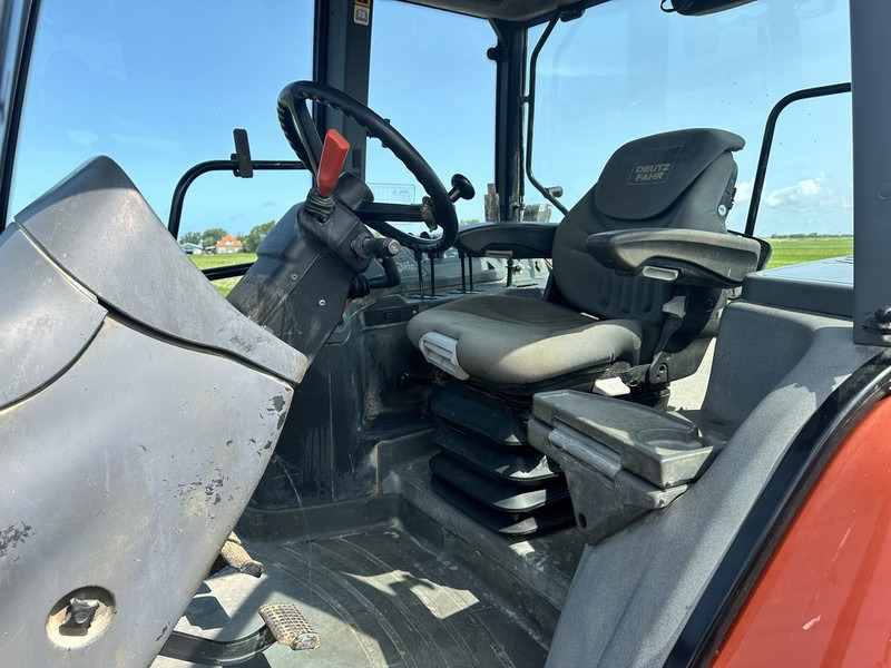 New Holland M135 - Traktor: 4 kép. New Holland M135 - Traktor: 4 kép.